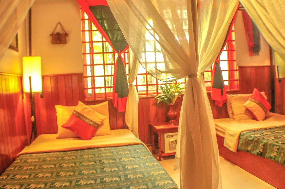 Travellerhome Angkor Guesthouse Siem Reap Exterior photo